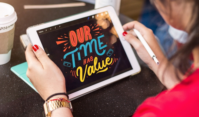 Comment facturer en temps que freelance ? "Our time has value"